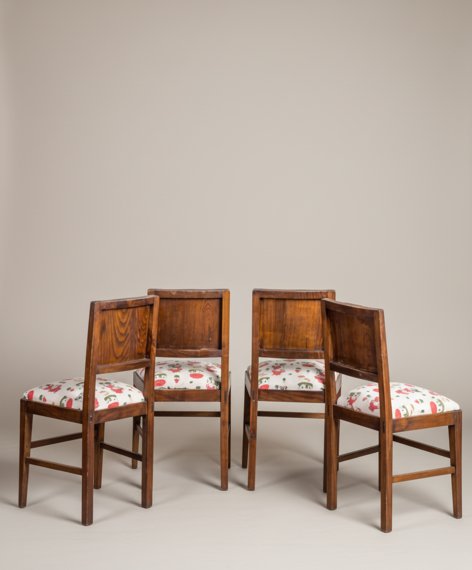 Set of 4 antique Snow White chairs