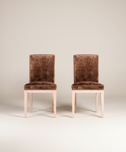 conjunto de sillas tapizadas marrones