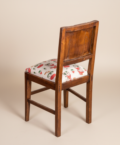 Set of 4 antique Snow White chairs