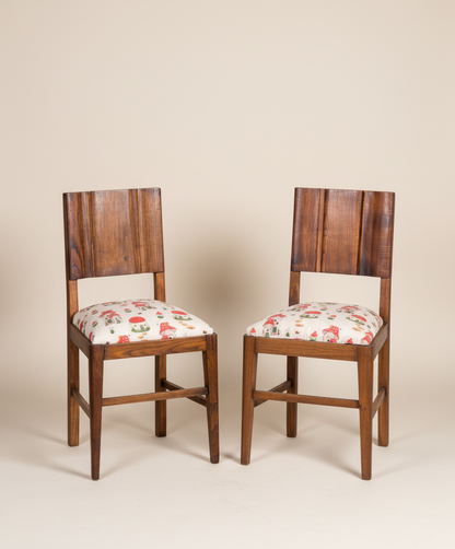 Set of 4 antique Snow White chairs