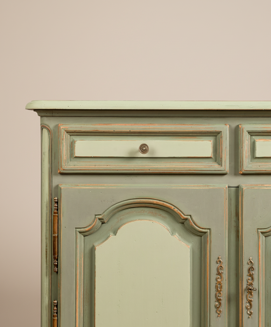 Aparador vintage de estilo provenzal