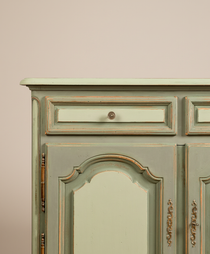 Aparador vintage de estilo provenzal