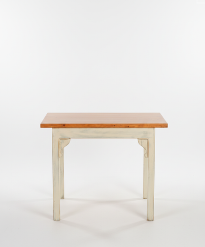 Coria antique side table