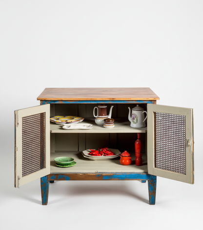 mesa isla industrial de madera con puertas en azul