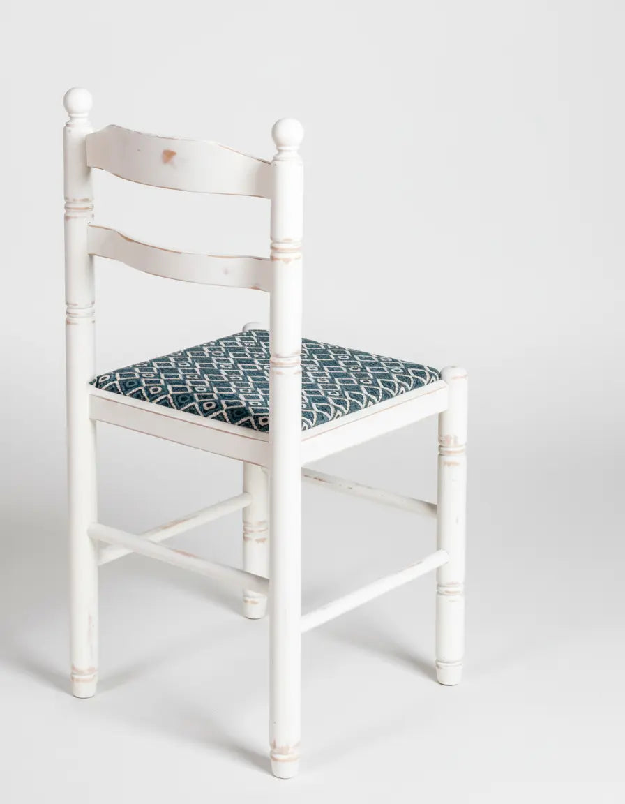 silla de madera vista trasera