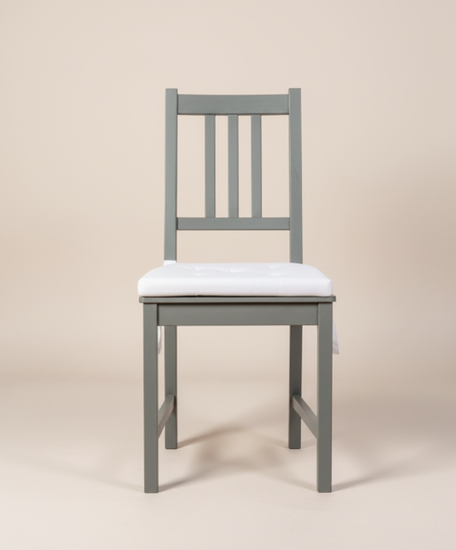 SILLA RUSTICA DE MADERA CON CONJIN VISTA FRONTAL
