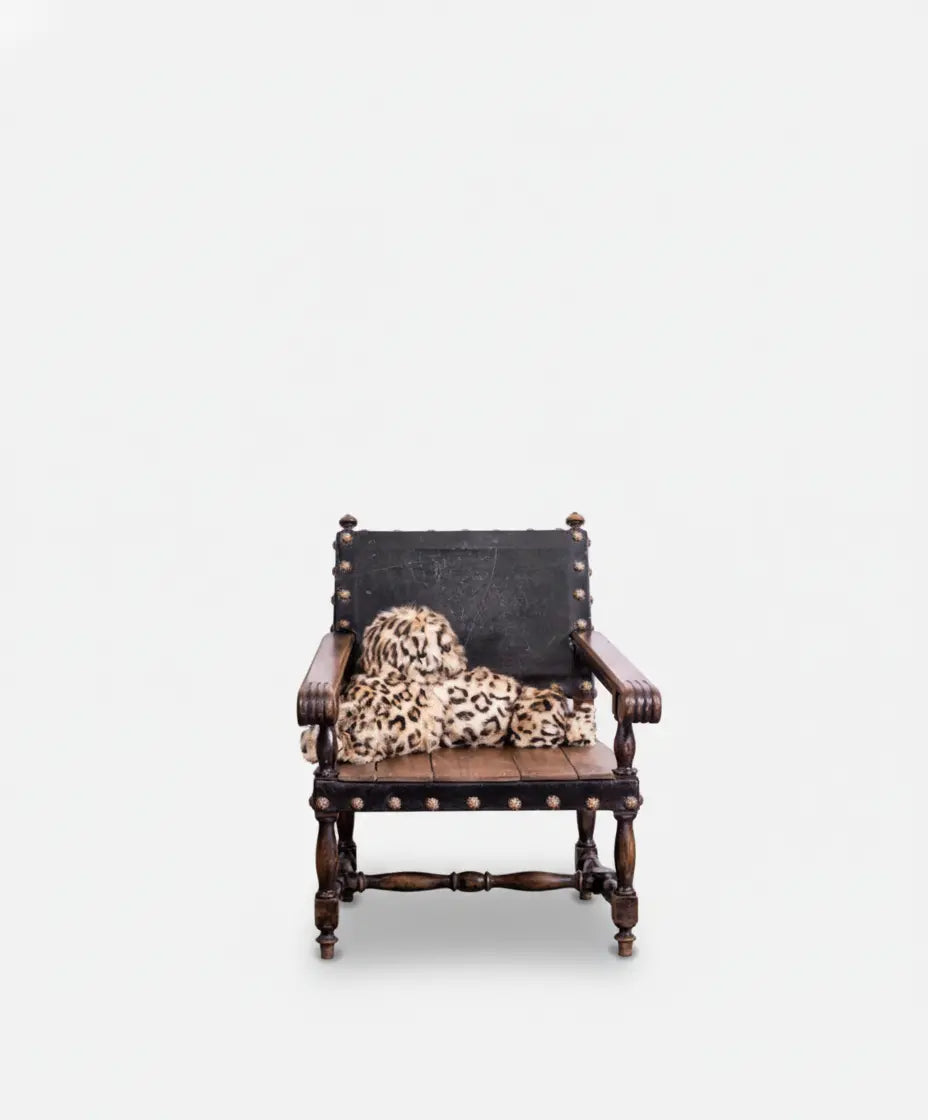 Sillón antiguo de madera y cuero Antique arte y decoracion