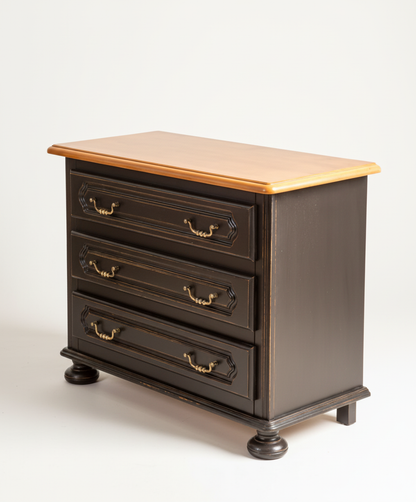 Cómoda antigua Lara