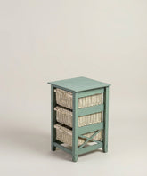  Vista en ángulo derecho mostrando la estructura lateral en X y los tres cajones de mimbre