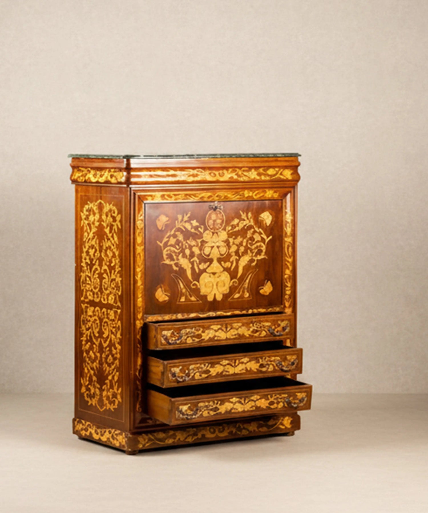 Secreter con marquetería floral y tapa de mármol verde