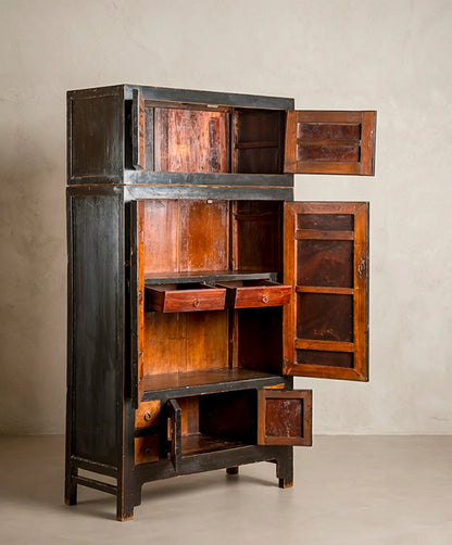 Interior de armario chino antiguo con baldas y cajones, puertas abiertas — Antique Arte y Decoración