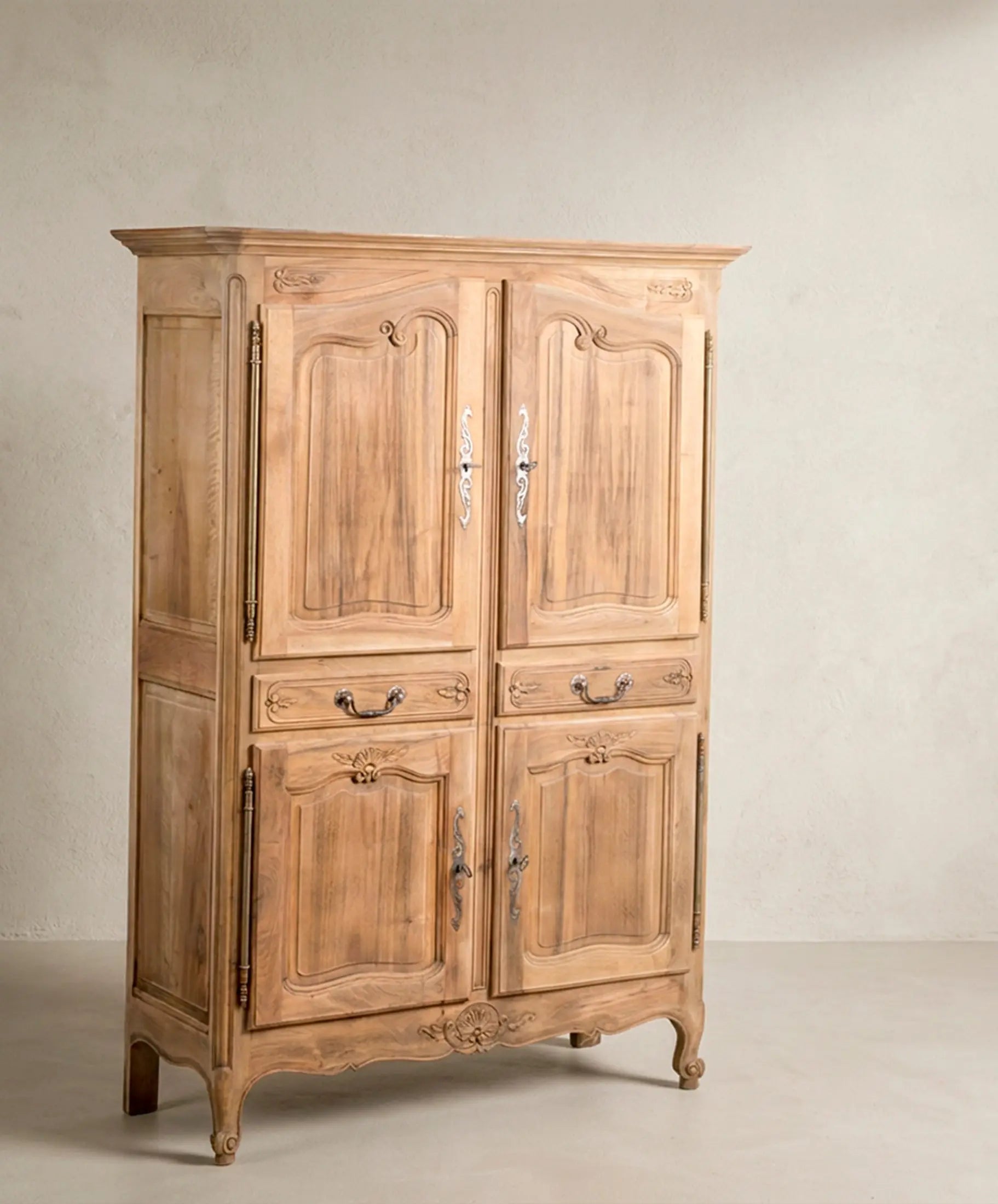 Armario Vintage Luis XV de Madera Lavada | Mediados S. XX
