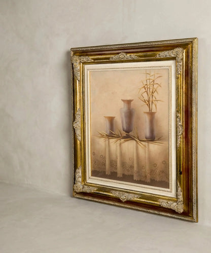 Espectacular marco ancho dorado envejecido con paspartú crema de cuadro antiguo.