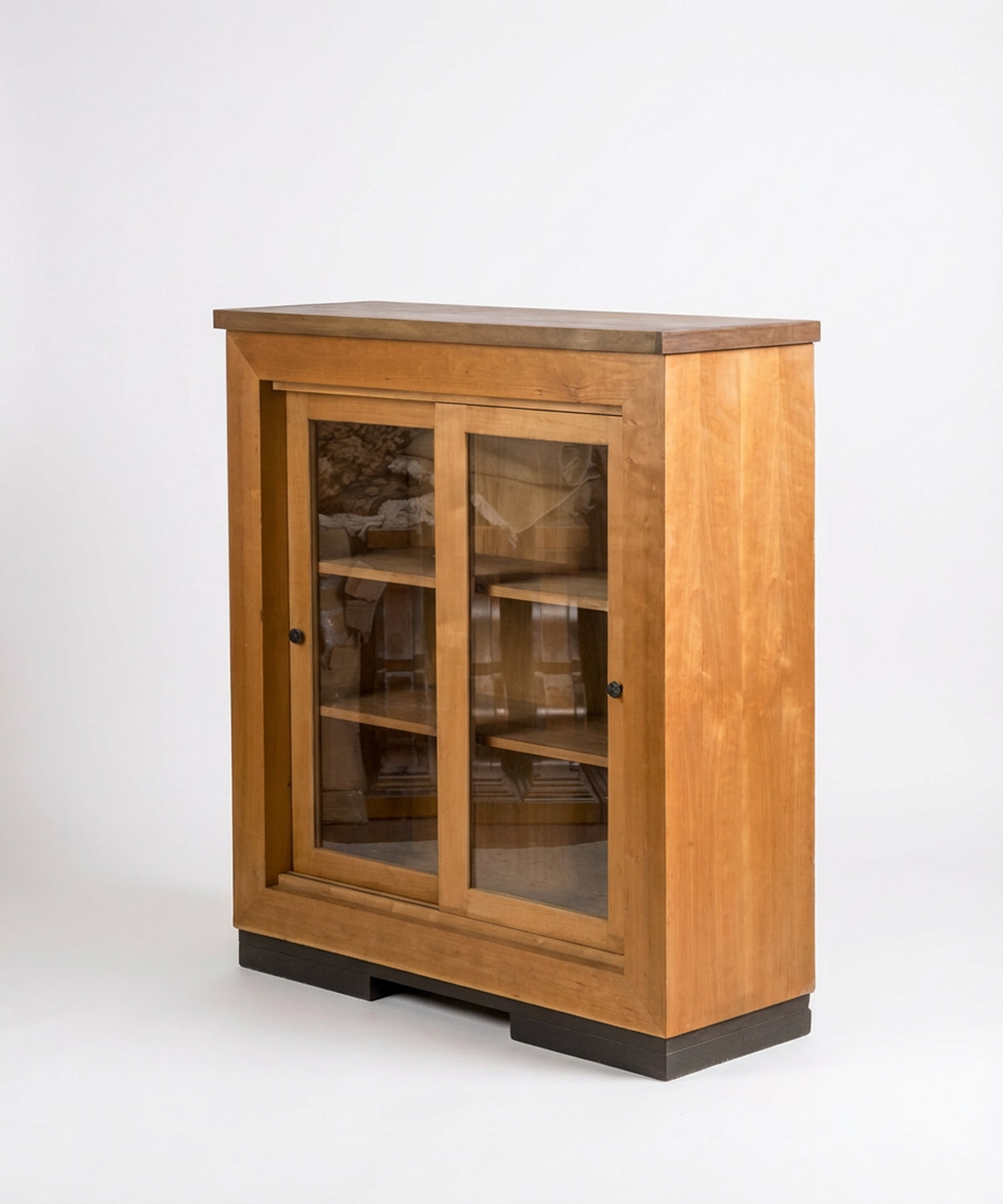 Vitrina de madera Muse