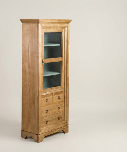 Vista lateral izquierda de la vitrina alta en madera de roble