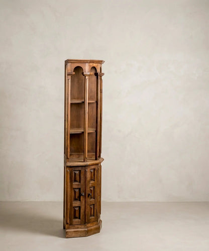 Rinconera de Madera con Arquería y Puertas de Cuarterones | Estilo Castellano