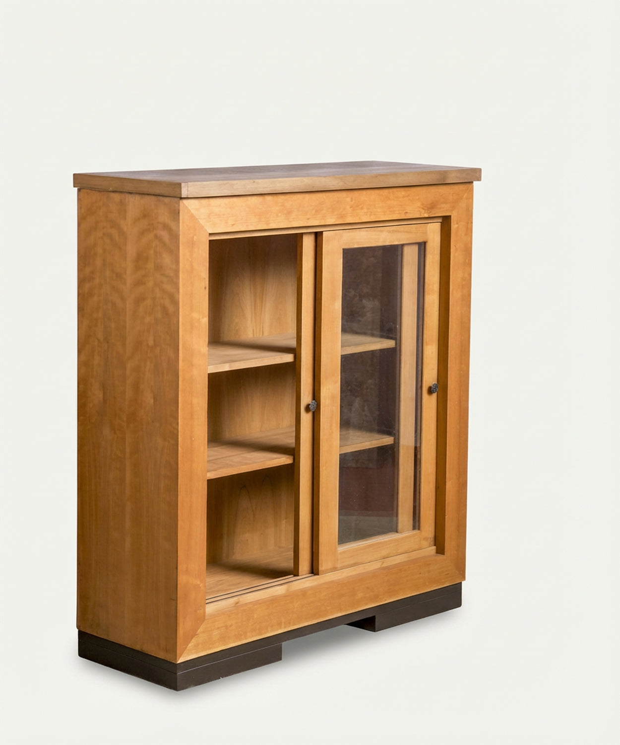 Vitrina de madera Muse