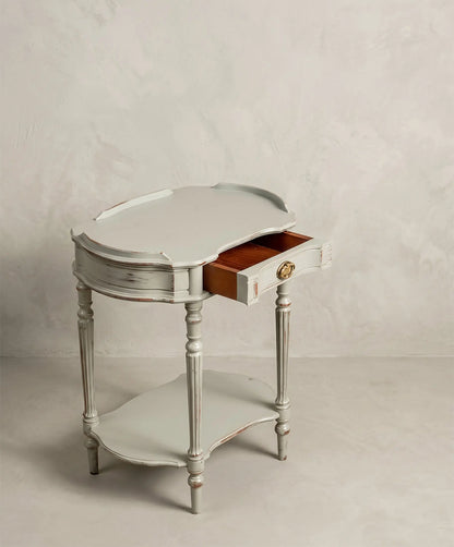 Mesa auxiliar ovalada gris decapé con cajón abierto interior madera natural — Antique Arte y Decoración