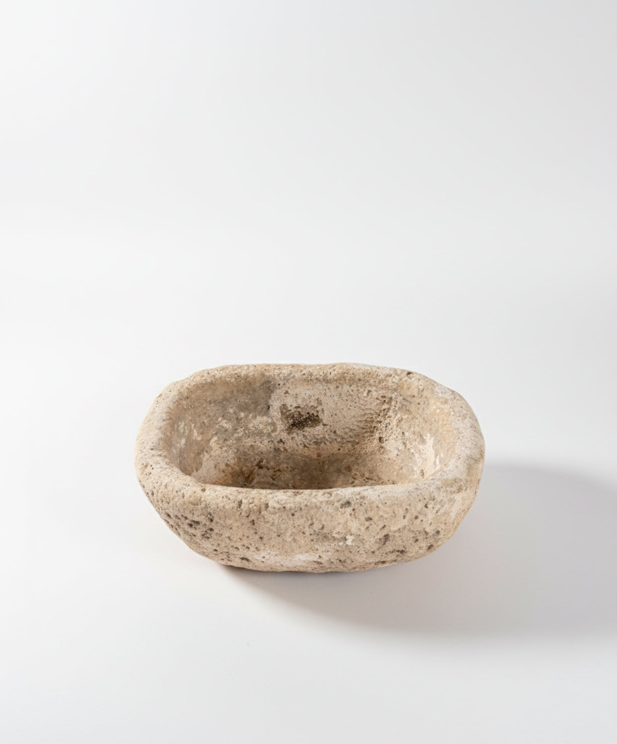 Lavabo antiguo de piedra