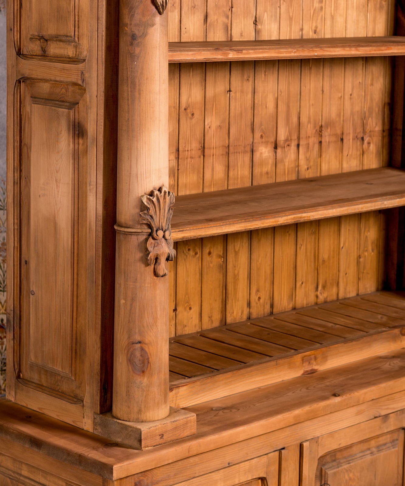 Librería de madera Atenea