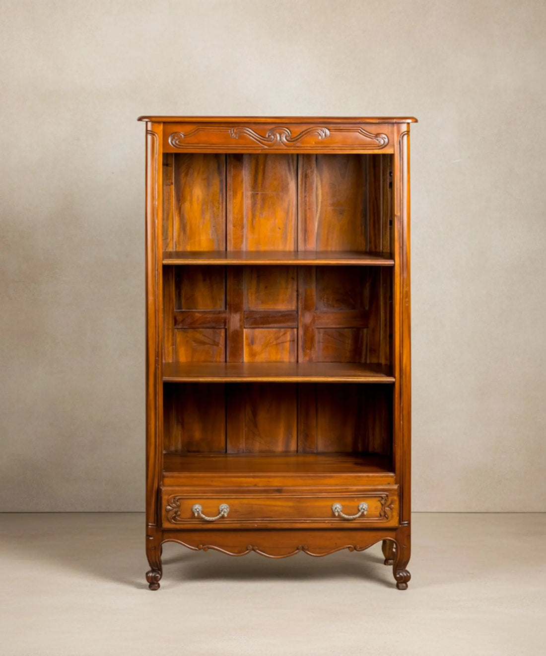Librería antigua Luis XV madera maciza vista frontal 85x150 cm — Antique Arte y Decoración