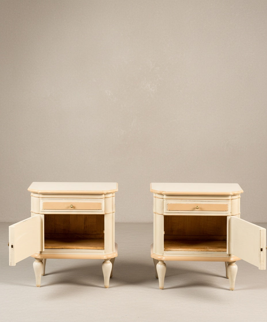Pareja de mesitas de noche vintage Aube