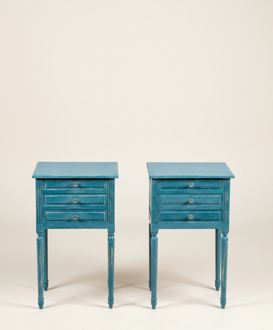 Pareja de mesitas de noche vintage