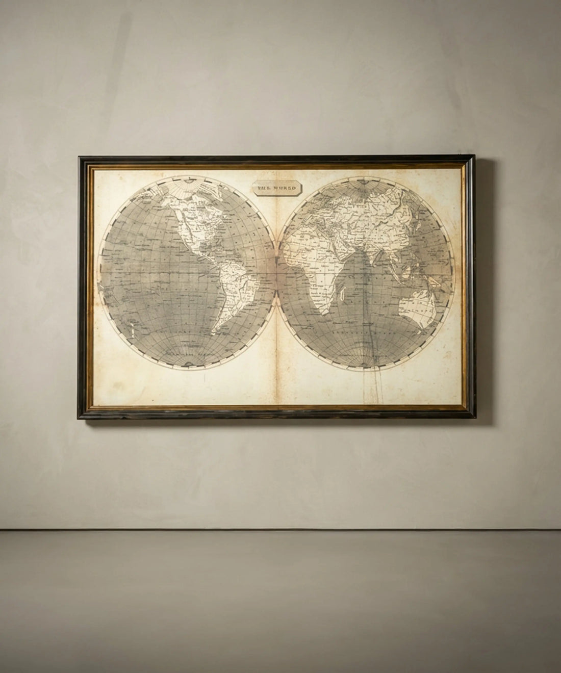 Cuadro grande vintage de mapa mundi antiguo de doble hemisferio con marco de madera.