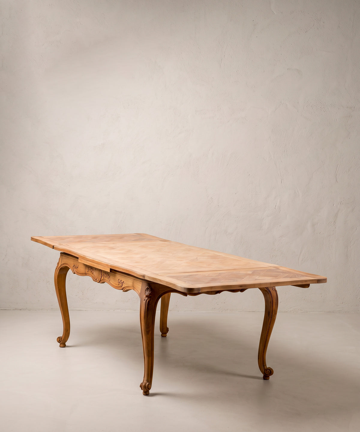 Mesa de Comedor Extensible Vintage de Cerezo | Estilo Luis XV