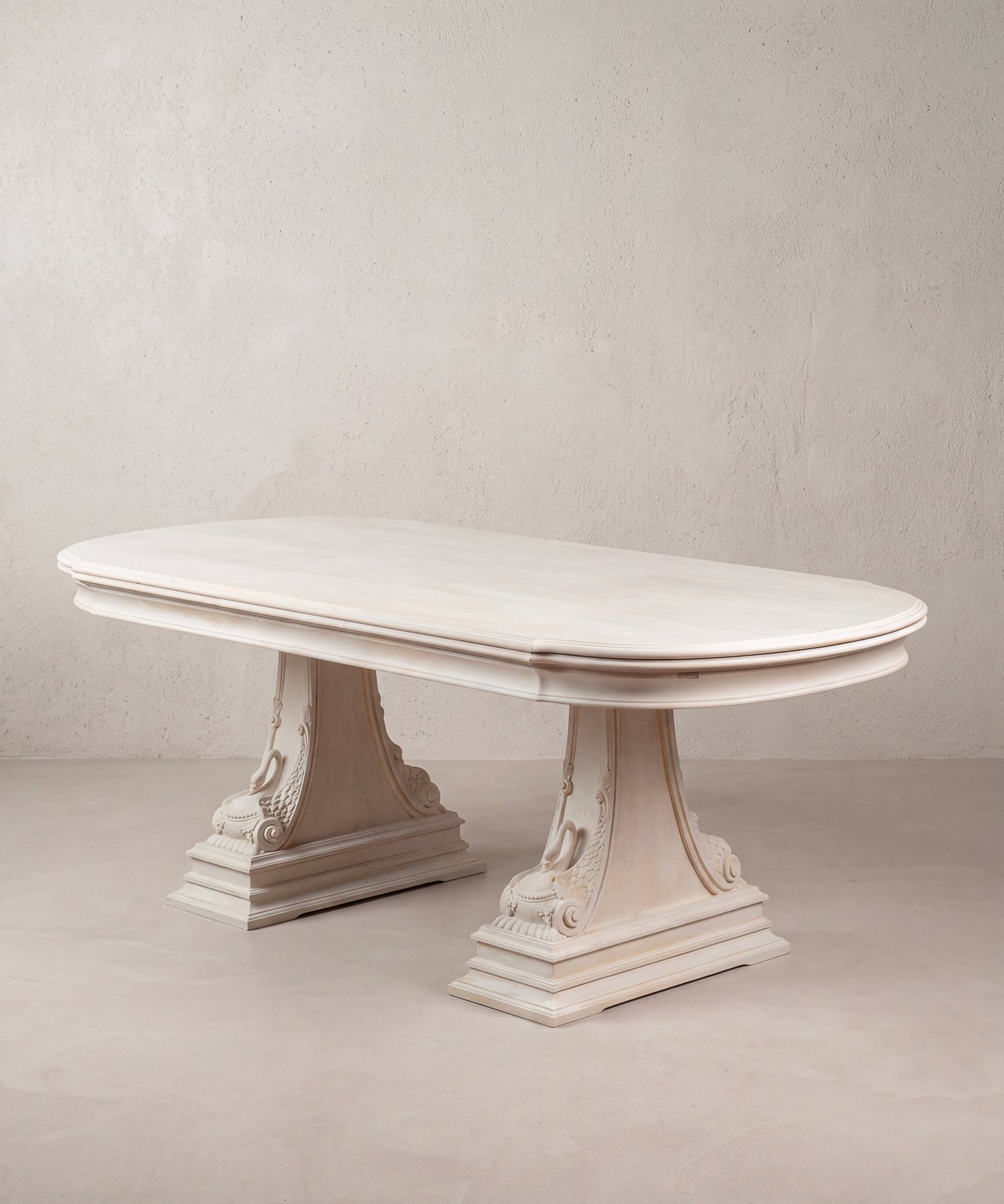 Mesa de Comedor Extensible con Cisnes Tallados | Estilo Imperio en Haya Maciza