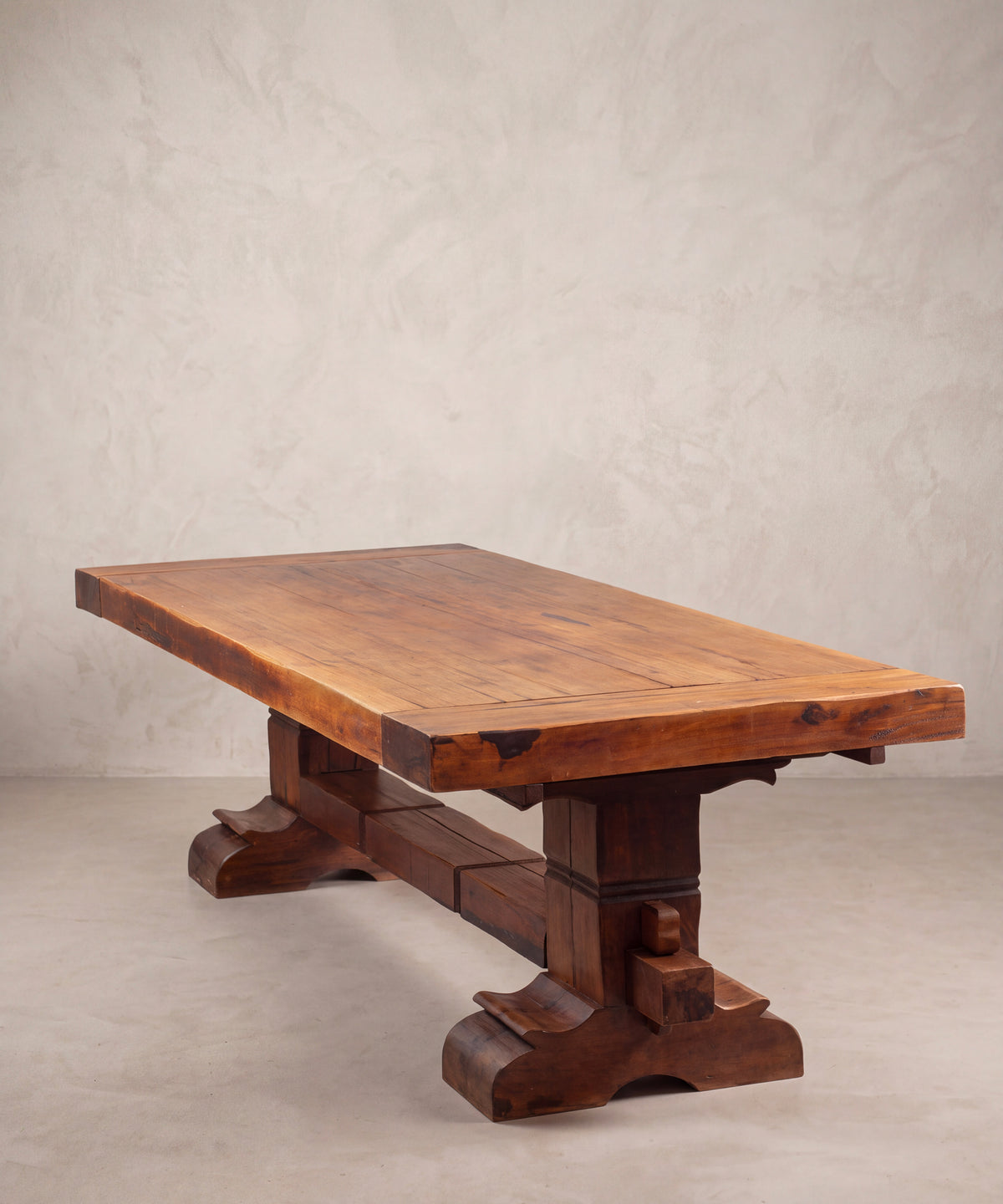Mesa de comedor monasterio de teca vista en perspectiva — Antique Arte y Decoración