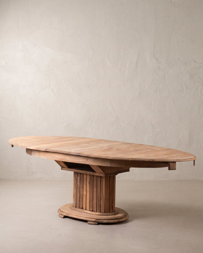 Mesa de comedor ovalada de nogal abierta, plinto oval moldurado y columna acanalada — Antique Arte y Decoración