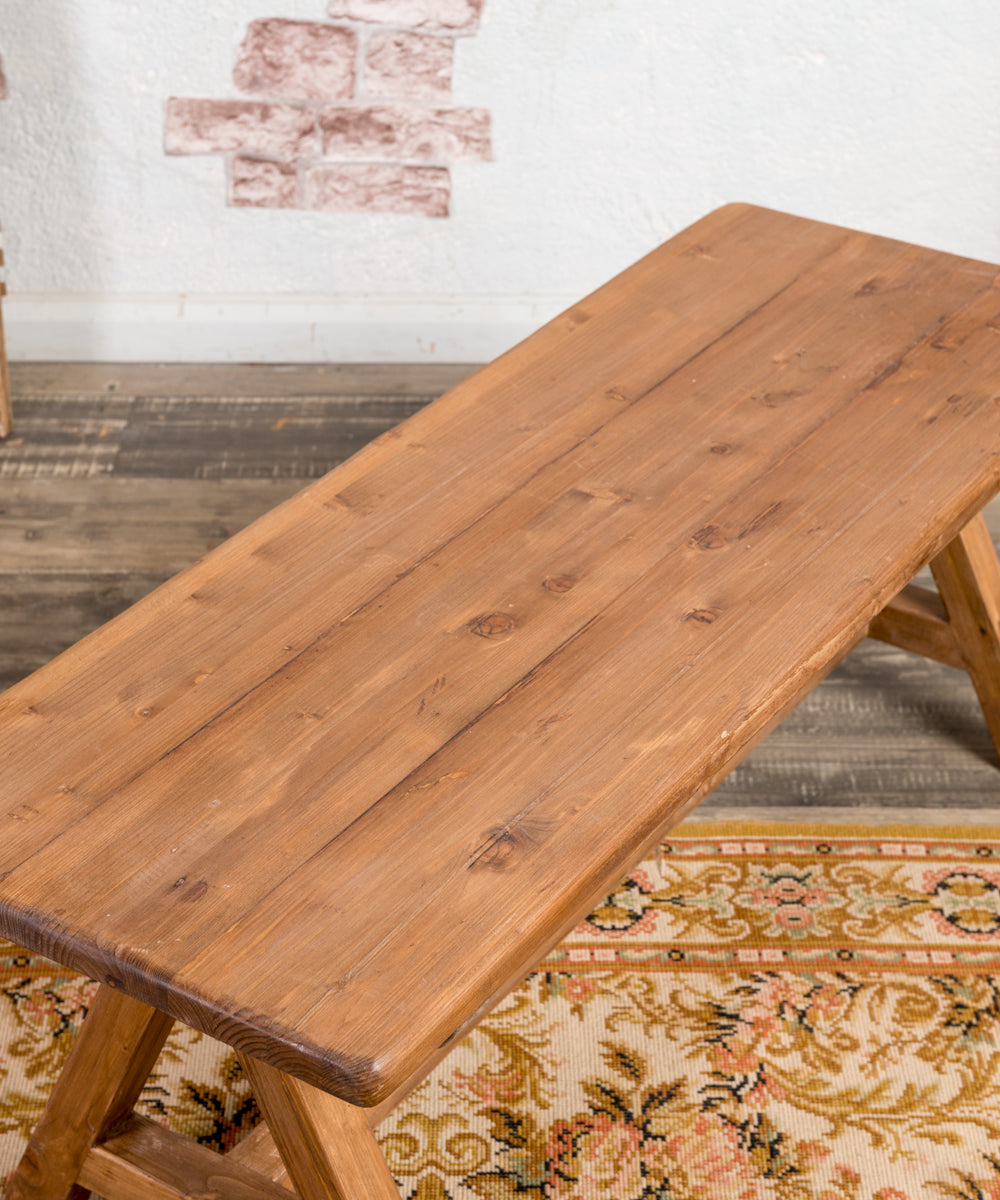 Mesa rústica de madera