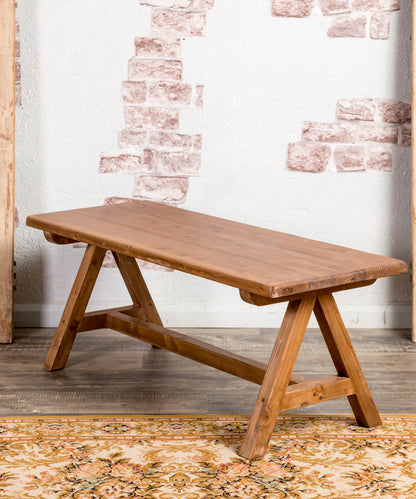 Mesa rústica de madera