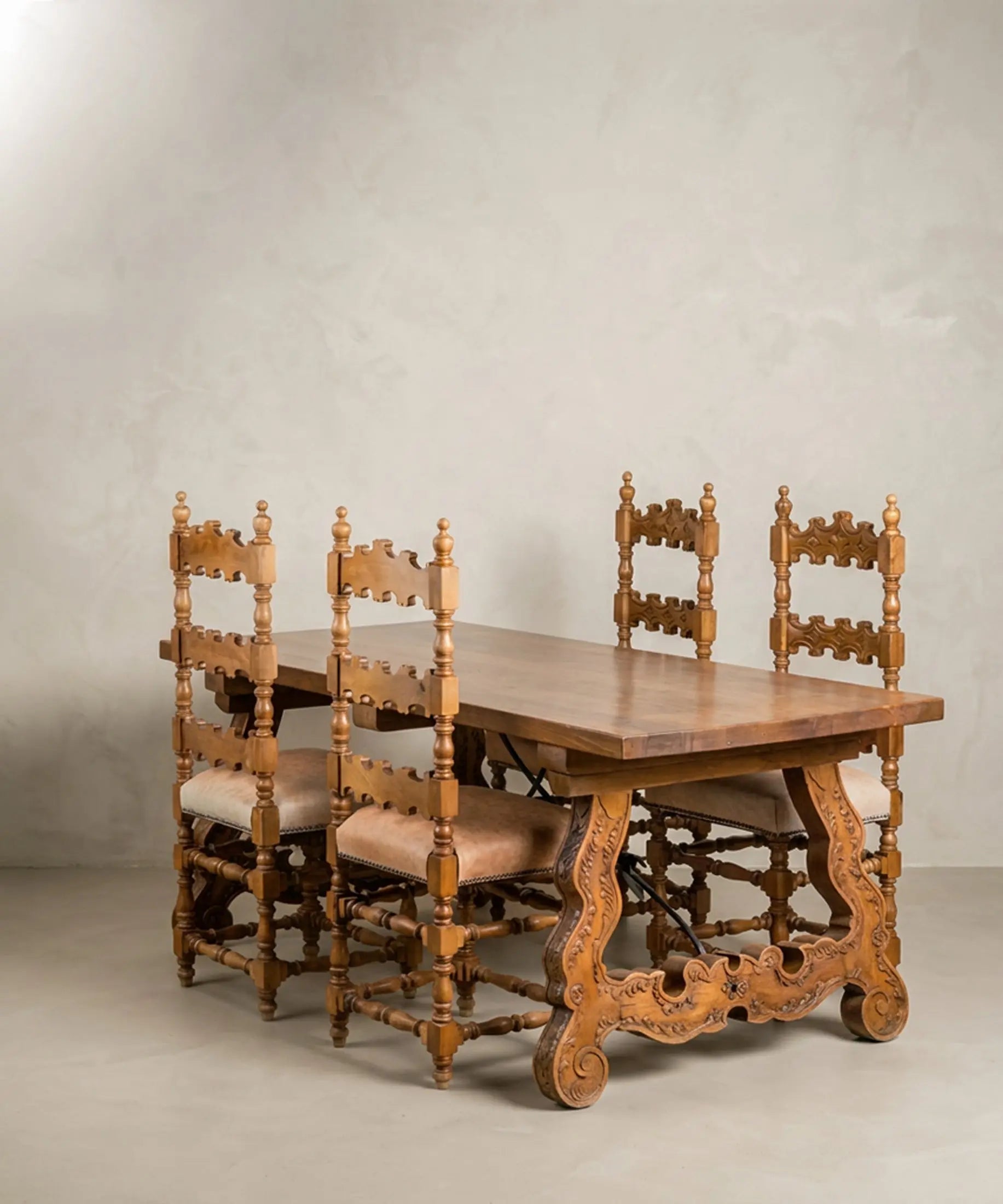Conjunto seis sillas castellanas antiguas con mesa de lira vista general — Antique Arte y Decoración