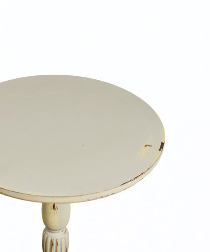 Mesa auxiliar antigua trípode