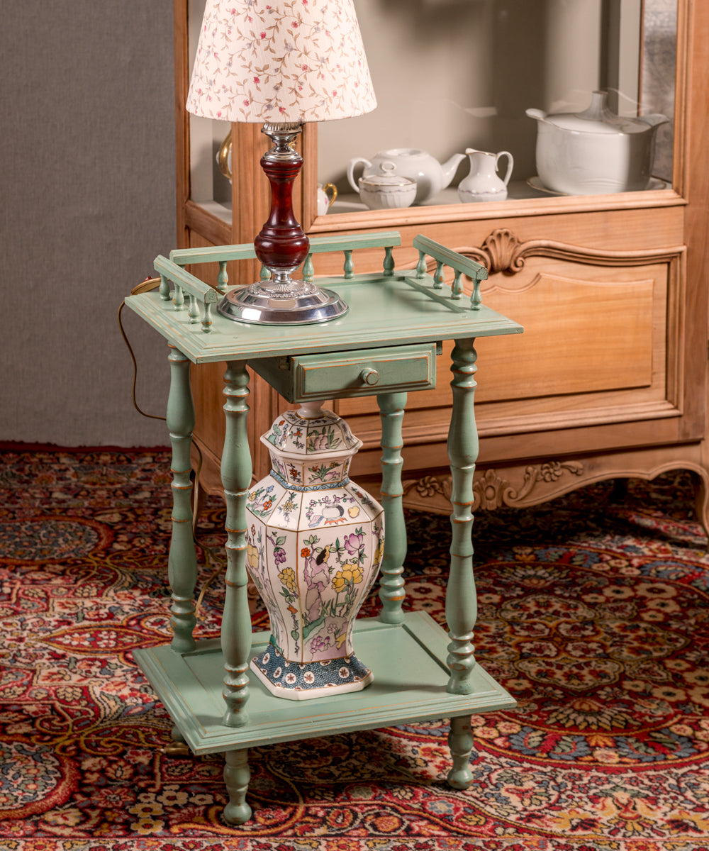 Mesa velador antigua Valeria