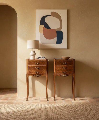 Pareja de mesitas de noche francesas estilo Luis XV