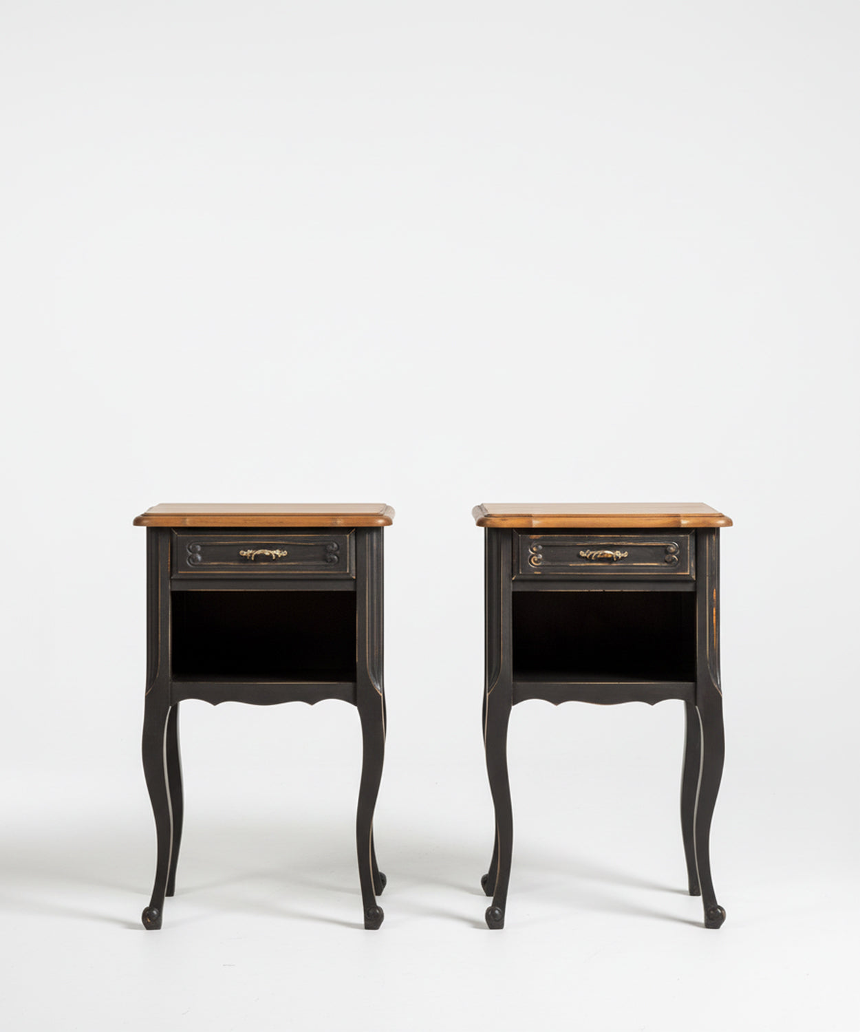 Pareja de mesitas de noche