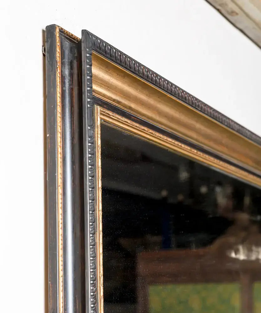 Espejo antiguo con marco negro y dorado Antique arte y decoracion