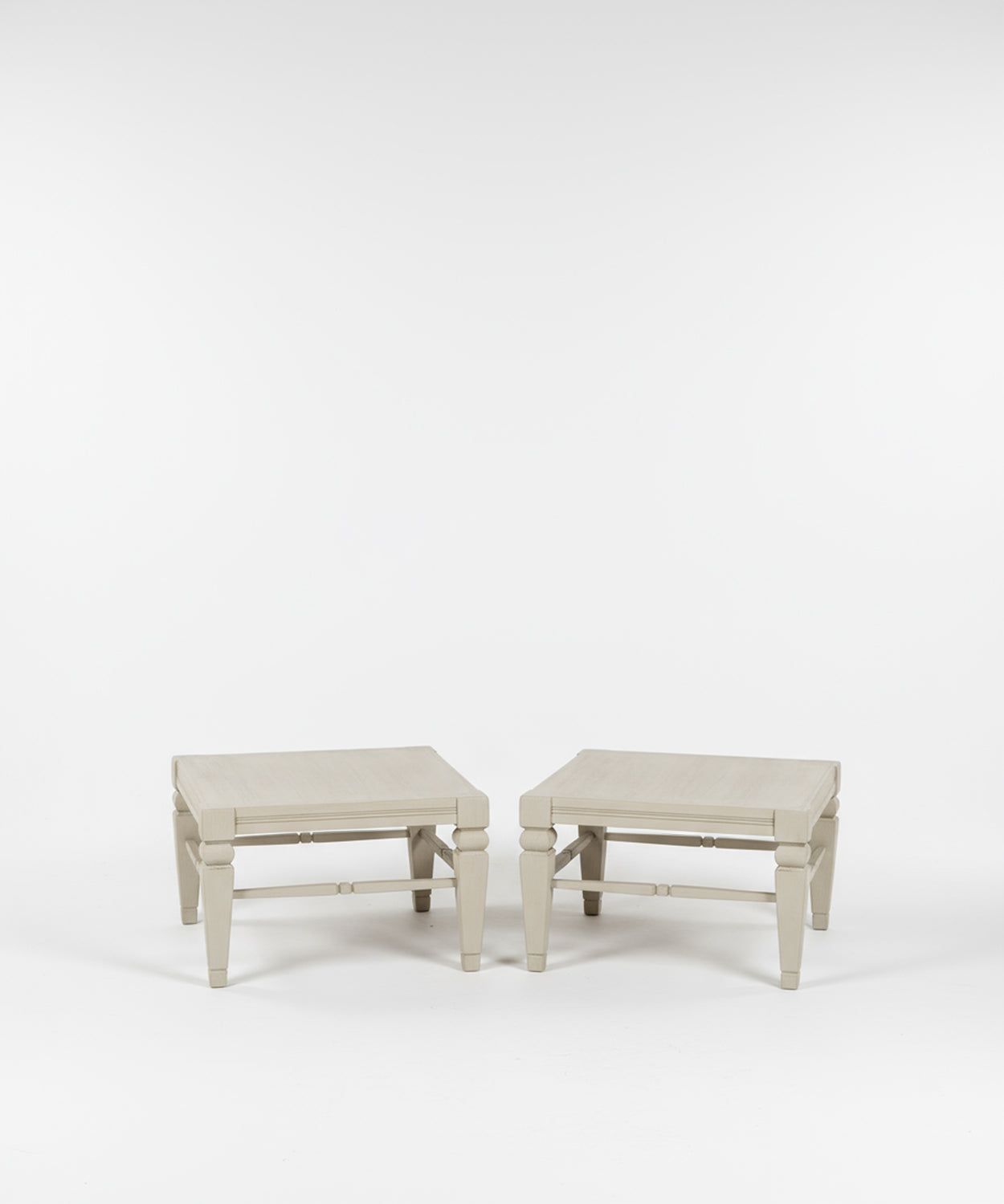 Mesa baja auxiliar de madera Celine