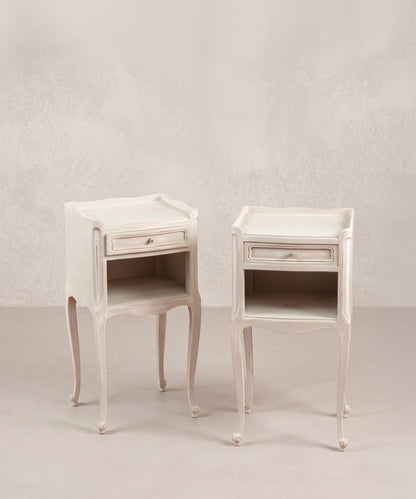 Pareja de Mesitas de Noche Vintage en Gris y Blanco | Estilo Luis XV, Francia