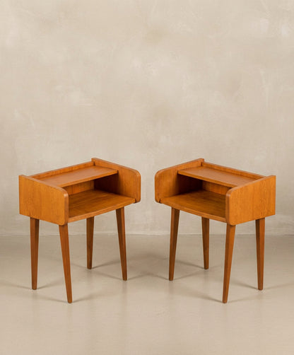 Pareja de mesitas de noche Mid Century