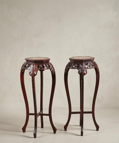 Pedestal Chino de Madera Tallada con Mármol Rosa | Vintage