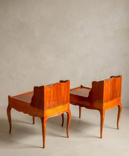 Pareja de telefoneras vintage mid-century en perspectiva trasera con galería ondulada — Antique Arte y Decoración