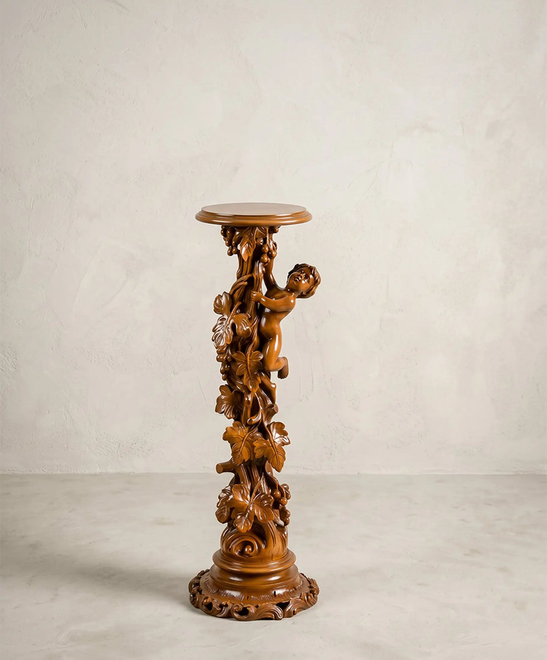 Pedestal antiguo madera tallada a mano figura putto vid vista frontal — Antique Arte y Decoracion