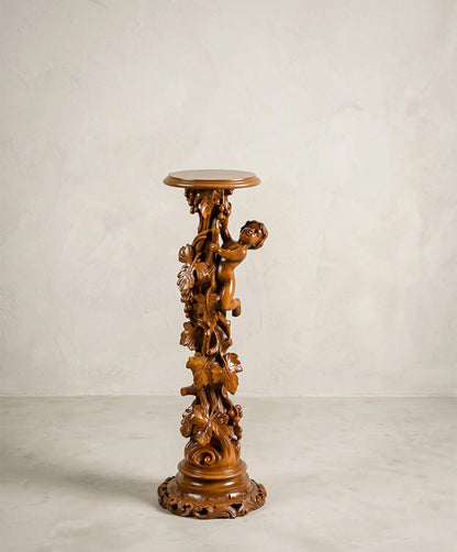 Pedestal antiguo madera tallada a mano figura putto vid vista frontal — Antique Arte y Decoracion