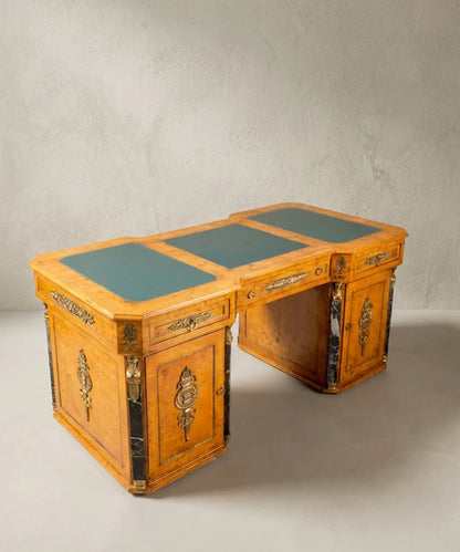 Vista superior escritorio Imperio con sobre de tres paños en verde — Antique Arte y Decoración