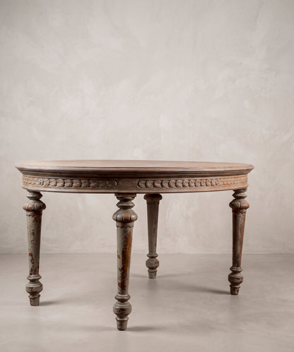Detalle friso de laurel tallado y patas torneadas con capitel gallonado — Antique Arte y Decoración