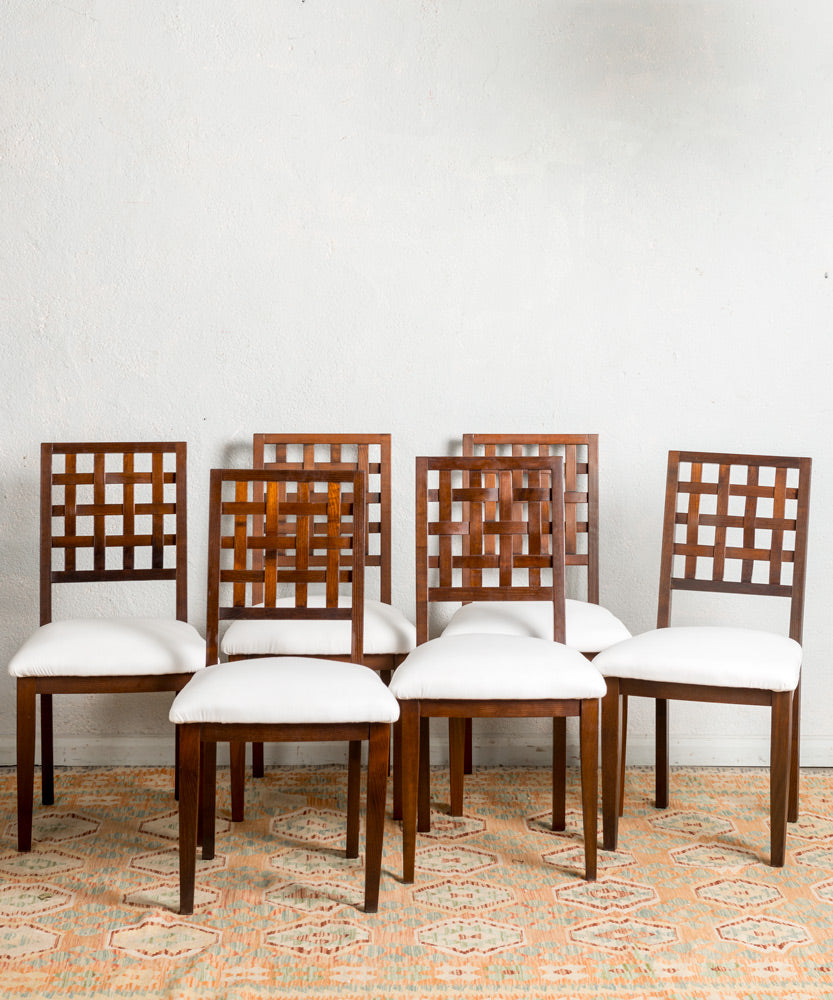Conjunto de sillas de estilo colonial